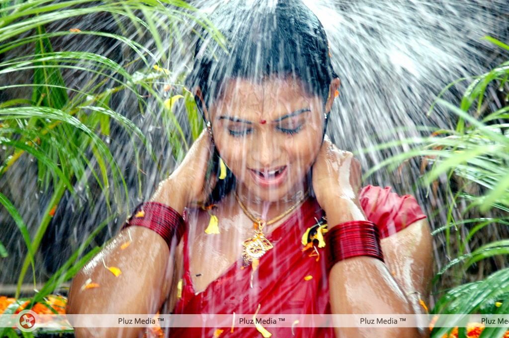 Naalo Nenu Movie Hot Working Stills and Wallpapers | Picture 110383